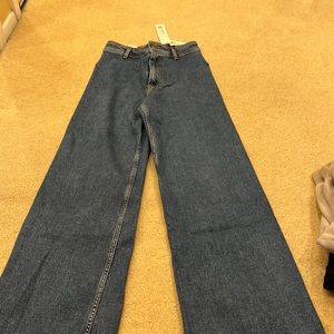 Wide leg Zara jeans size 5 bought in Europe